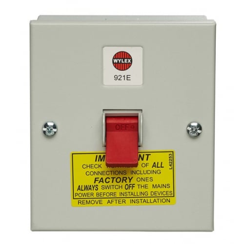 Wylex 921E 32 Amp TPN 415v Metal Isolator Switch
